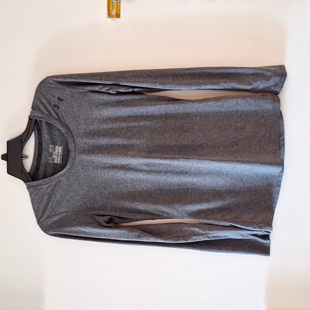 UNDER ARMOUR Heat Gear top
